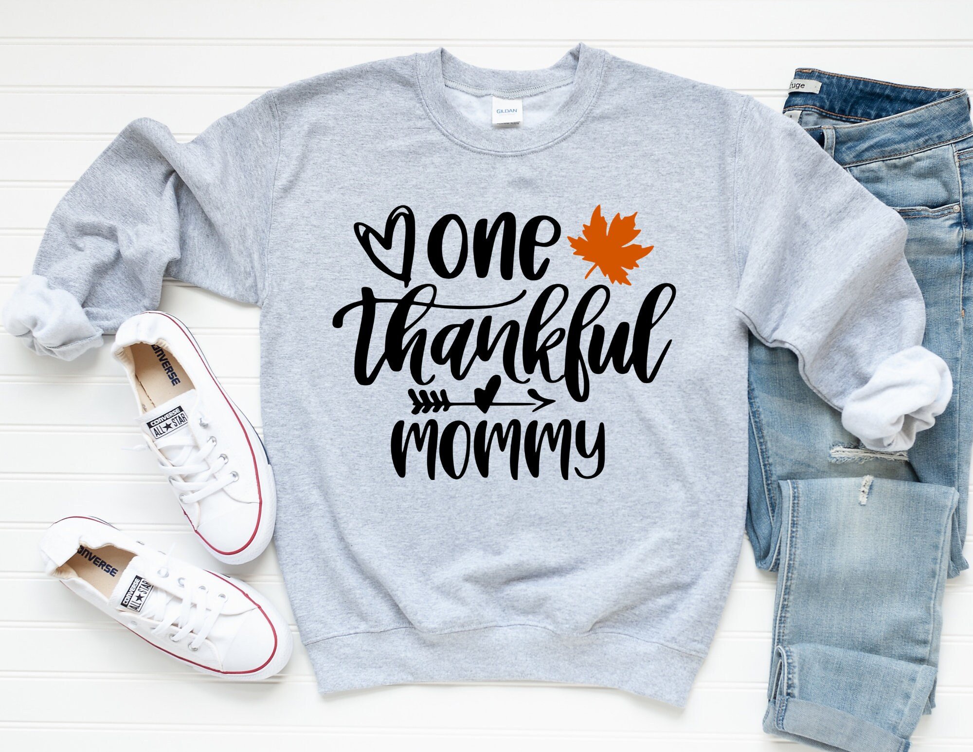 One Thankful Mommy Sweatshirt, Mama Thanksgiving Sweatshirt, Thankful Sweater, Gift For Mom, Matching Mommy And Daddy T-Shirt Hoodie All Color Size S-5Xl