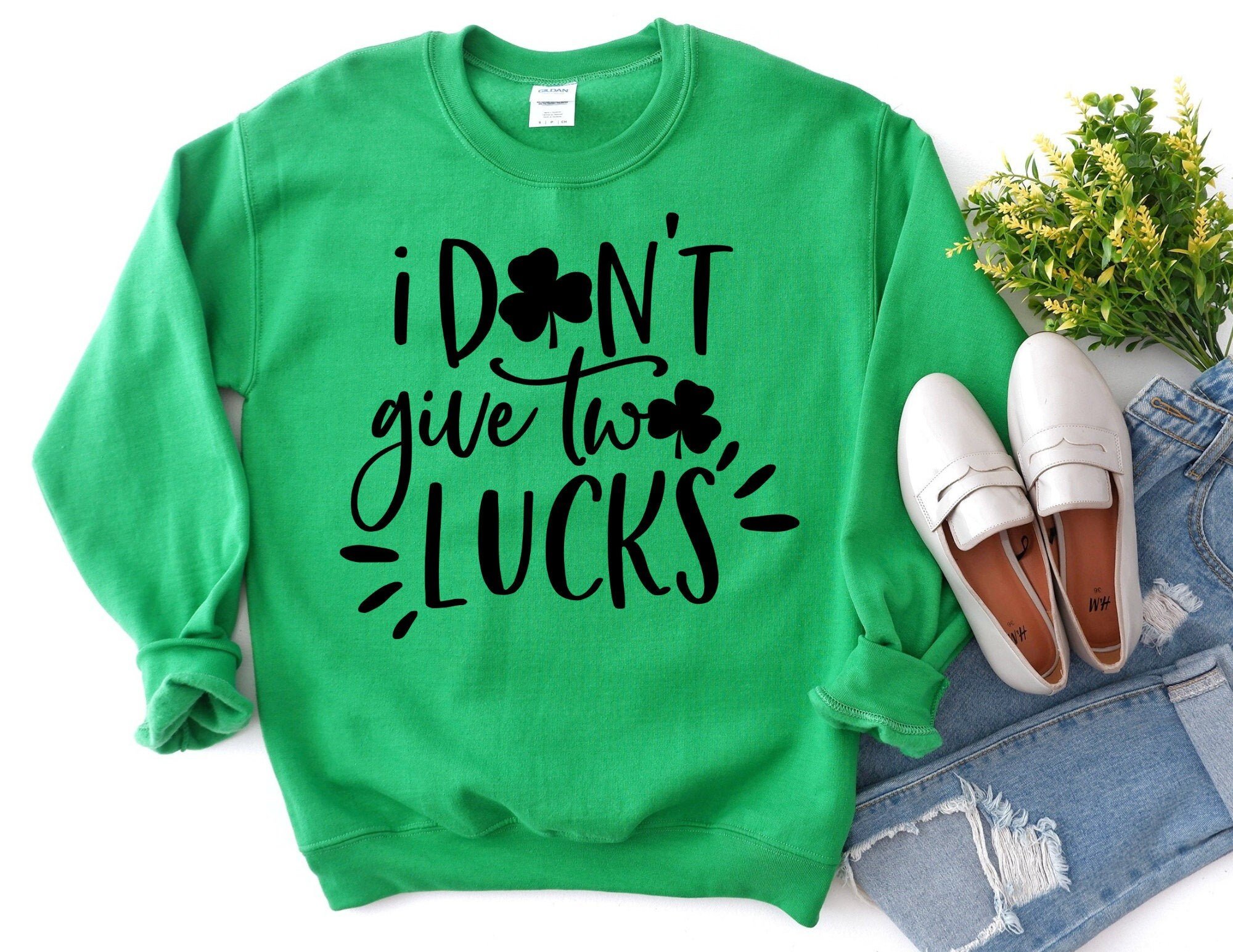 I Don’T Give Two Lucks, St Patrick’S Day Sweater, St Patrick’S Day Sweatshirt, St Patty’S Day Gift, Happy St Pattys Day Sweatshirt T-Shirt Hoodie All Color Size S-5Xl