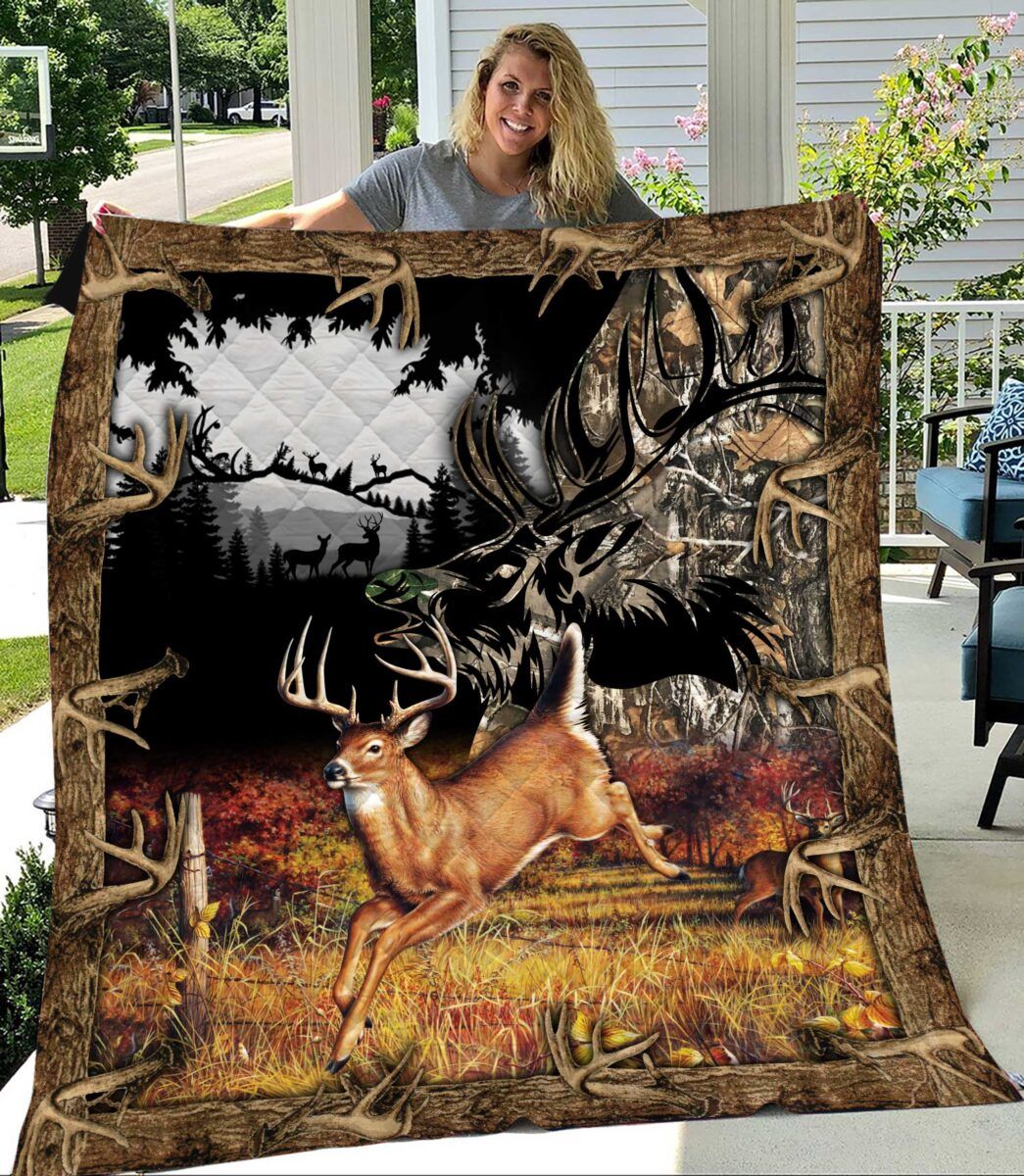 720THHHT – Deer Hunting Camo Quilt Blanket