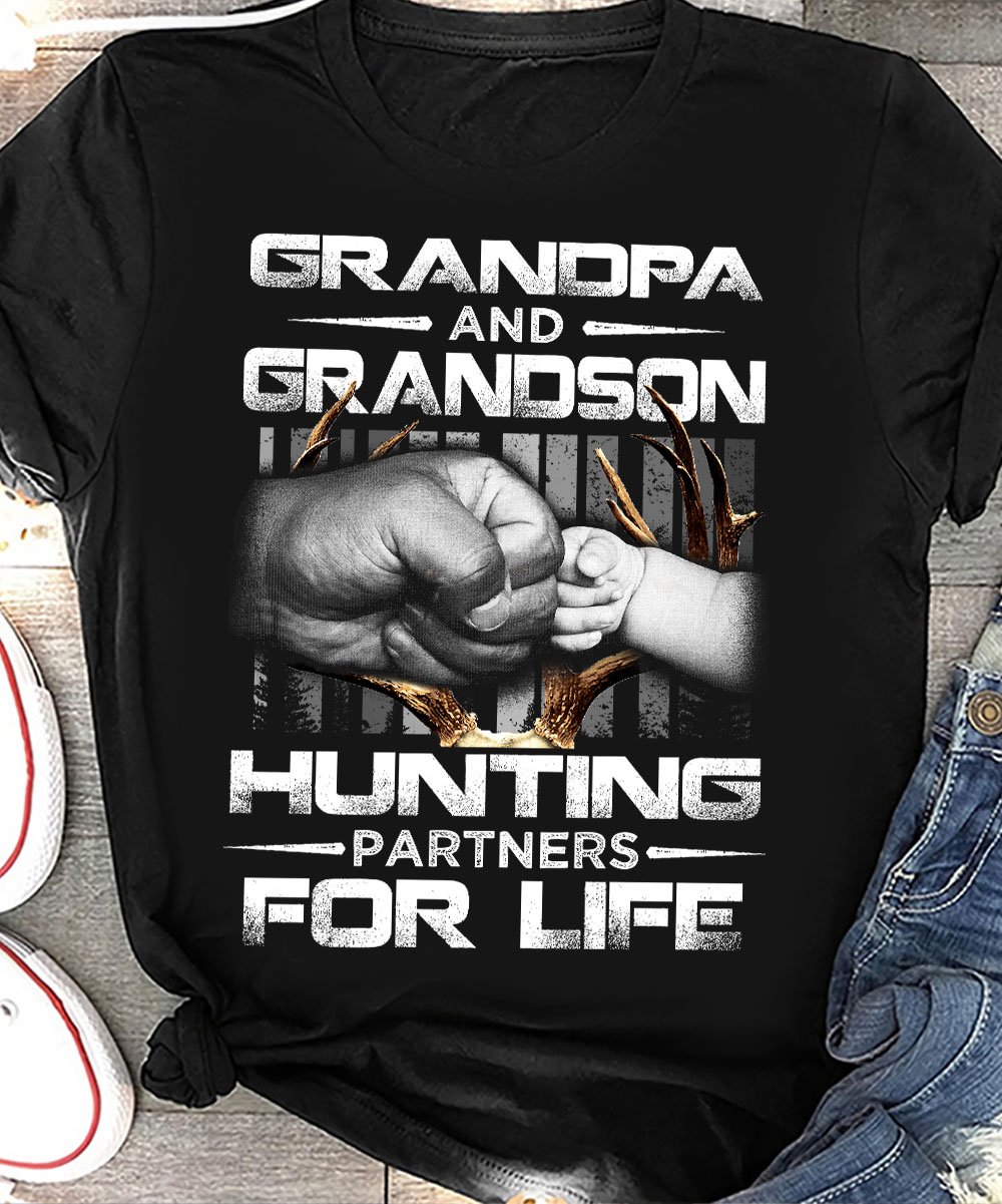 Awesome Family Gift For Grandson From Grandpa – Grandpa And Grandson – Hunting Partners For Life T-shirt