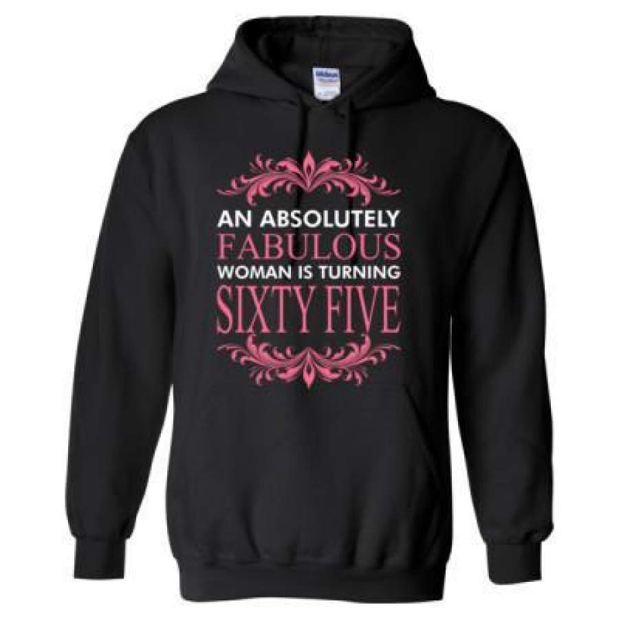 AGR An Absolutely Fabulous Woman Is Turning Sixty Five – Heavy Blend? Hooded Sweatshirt