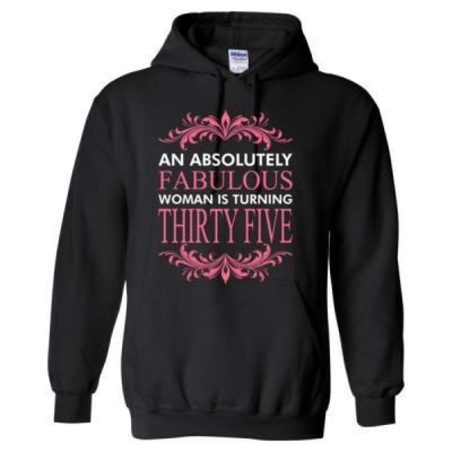 AGR An Absolutely Fabulous Woman Is Turning Thirty Five – Heavy Blend? Hooded Sweatshirt