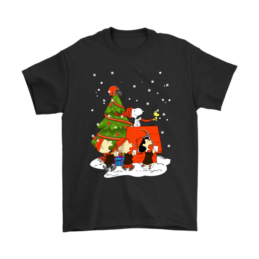 Cleveland Browns Are Coming To Town Snoopy Christmas Shirts