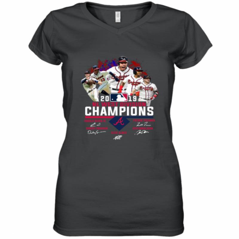 Atlanta Braves 2019 NL East division champions signature shirt Women's V-Neck T-Shirt