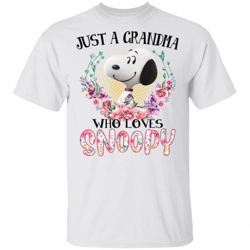 Just A Grandma Who Loves Snoopy T-shirt VA03