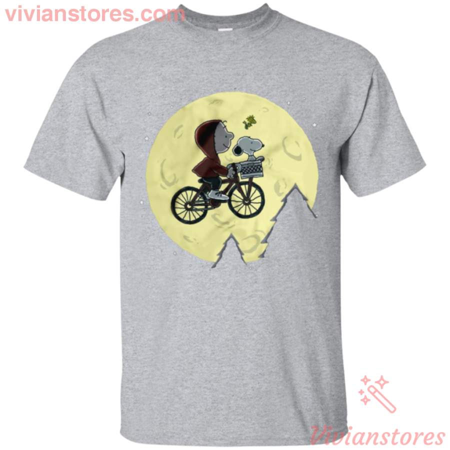 Charlie Brown And Snoopy Funny ET Under Moon T-Shirt Men Women