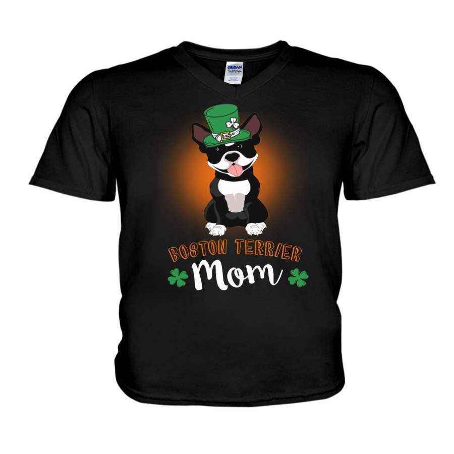 Funny Boston Terrier Mom Lucky St. Patrick’s Day Guys V-Neck